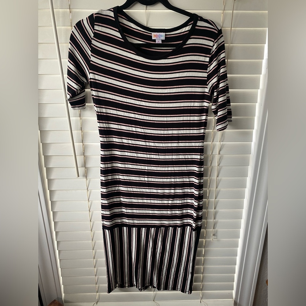 Accepting offers- LuLaRoe Black and White Striped Short Sleeve Midi Dress